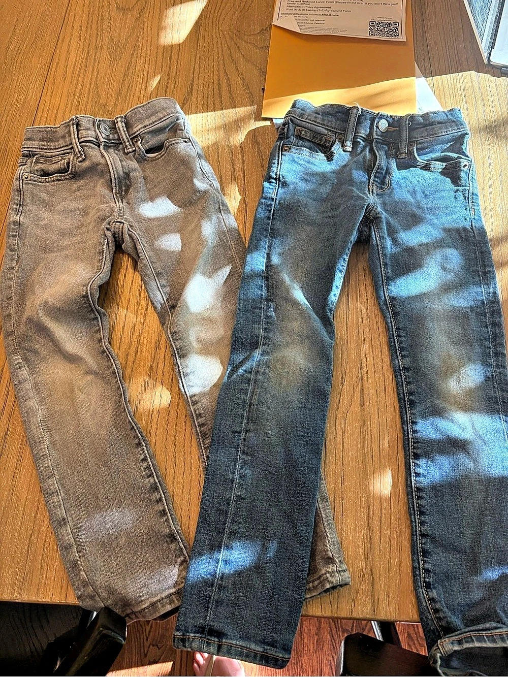 Old Navy Slim 360° Stretch Built-In Tough unisex size 6 Jeans 2-Pack